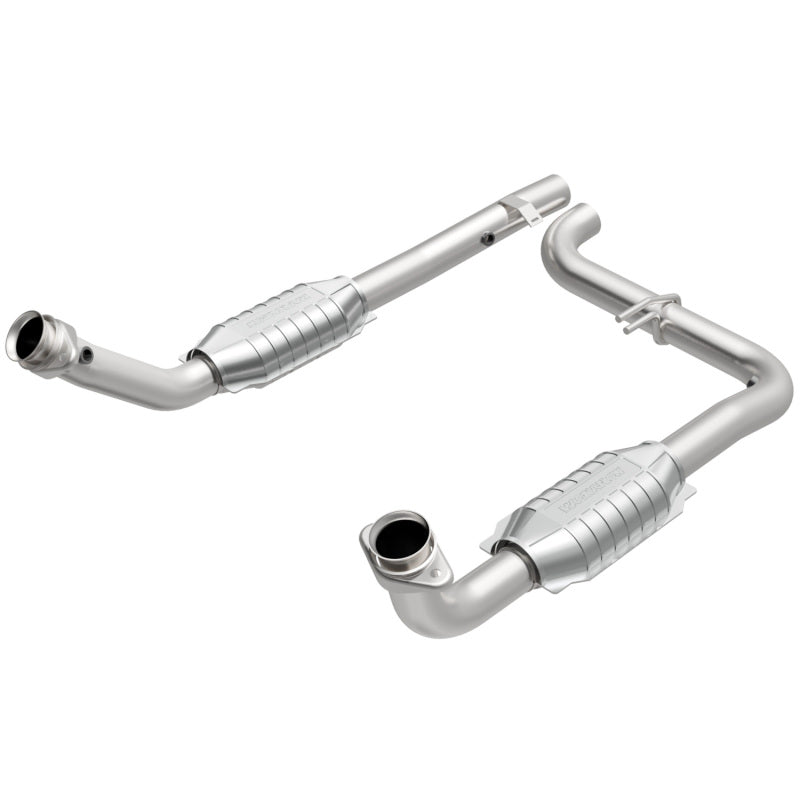 Magnaflow Exhaust Products - MagnaFlow Conv Univ 2.25in Inlet/Outlet Center/Center Round 11in Body L x 5.125in W x 15in Overall L - 51305