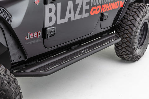 Go Rhino - Go Rhino 18-20 Jeep Wrangler JLU Dominator Extreme D6 SideSteps Complete Kit w/SideStep + Brkts - D64506T - MST Motorsports